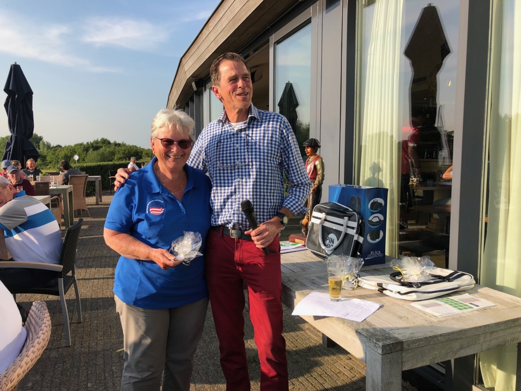 Gonnie van den Bergh: longest drive dames